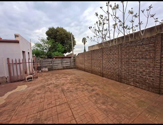 3 BEDROOM FREESTANDING FOR SALE IN KLOPPERPARK